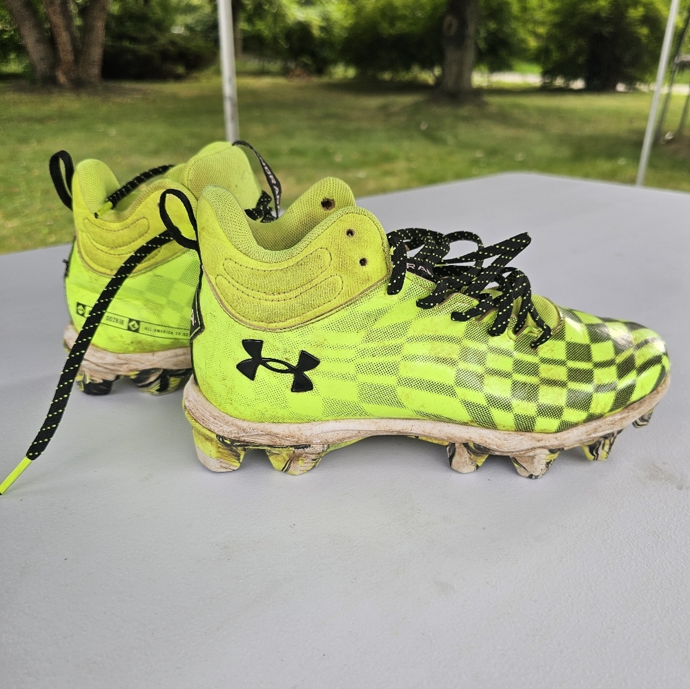 Under Armour Football/Baseball Cleats